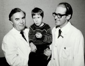 Life-saving drug okayed for blue babies By Lillian Newberry Toronto Star, Gregory White, a blue baby was only a few days old in 1975 when he became th(...)