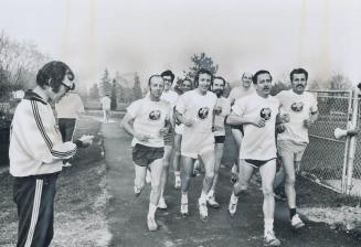 Heart attack victims back on the track, Eight heart victims, members of the Toronto Rehabilitation Centre, who participated in the 26-mile Boston Mara(...)