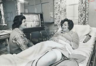 Staying alive is a tough business for 28-year-old Donna McMaster, lying in a Toronto Western Hospital bed where she goes for twice-weekly treatments o(...)