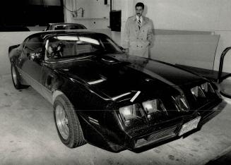 Widow's car found: Brown Pontiac Firebird found on San Romanoway, North York, Sunday, belonged to Eva Maria Mead, inset left, who has been missing since Wednesday