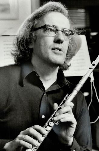 Toronto flutist Robert Aitken may not earn as much as other top rank flutists but, says one classical music manager, I don't think there's much questi(...)