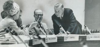 Allen at his final official council meeting, William Allen (right), attending his last council meeting as Metro chairman yesterday, talked with True D(...)