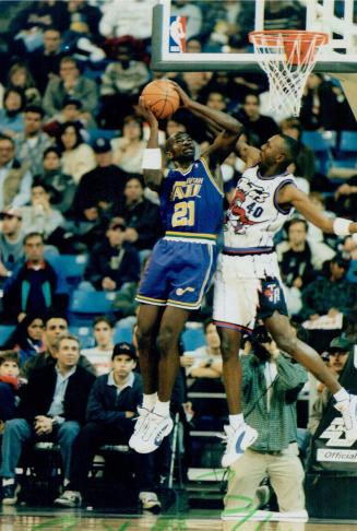 (40) Raptors, (21) David Benoit Utah Jazz