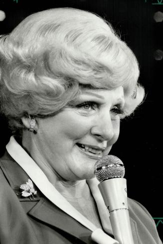 Mary Kay Ash: She believes in pink, Warm Fuzzies, lots of jewelry - and selling