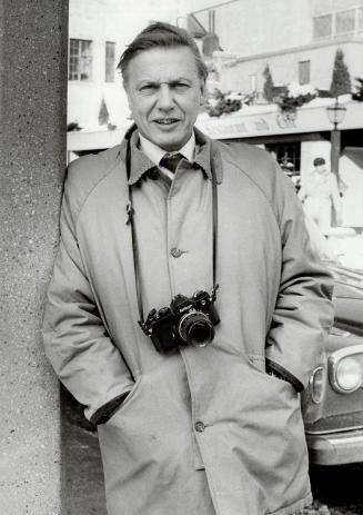 Kermit lives! British broadcaster David Attenborough, writer - narrator - producer of the highly acclaimed TV series Life On Earth, says there are mor(...)