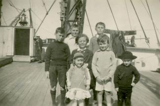 Children aboard the Naldera en route to Australia