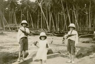 Doyle's children with model boats in Colombo, Sri Lanka, 1920