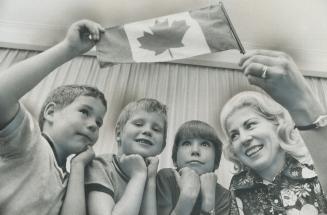 Goint to Moscow for the Canada-Soviet Union hockey series, Deborah Lappin, an Agincourt widow, will take a Canadian flag with her. She says she's beco(...)