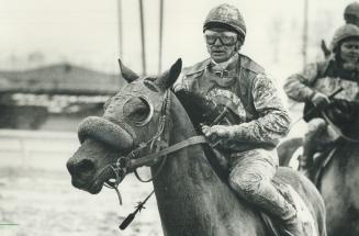Mud gets in their eyes. We've all heard of filthy working conditions, but Jockey Lloyd Duffy, riding Le Chevalier, really had his fill of dirt yesterd(...)