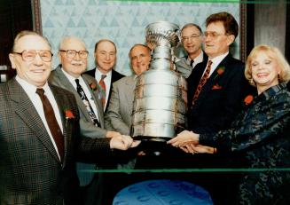 Remembering the glory days. Former Leafs get reacquainted with the Stanley Cup they won in 1967 at the Dr. Tom Pashby Sport Safety fundraiser yesterda(...)