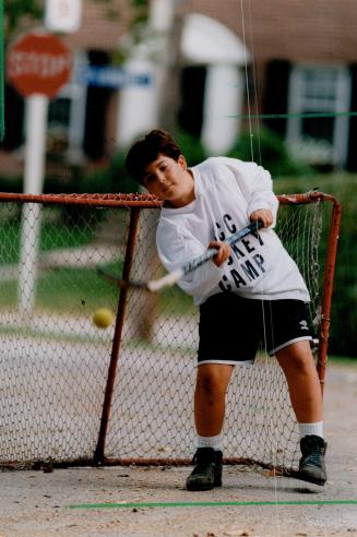 Sports - Hockey - Road Hockey - Temp