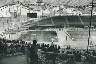 The aquatic events. For the 20th Olympiad of modern times, West Germany has built a $625 million setting, with diving and swimming pools in a building(...)