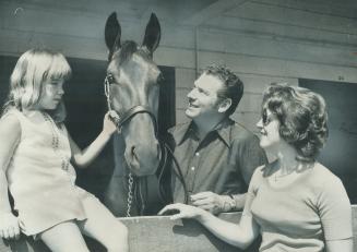Harness-racing fan Paula Garnsey met her husband, Glen, superstar of the sulky set, when she won a long shot exactor best at Vernon Downs racetract. T(...)