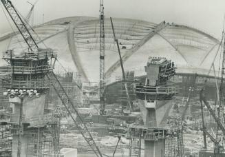 The Olympics stadium is under construction in Montreal's Maisonneuve Park