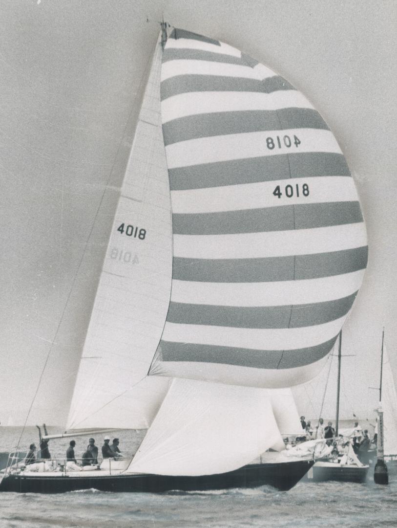 Spinnaker Billowing, Manitou nears finish line in opening race of Canada's Cup series to win by 8-minute, 6-second margin over United States challenge(...)