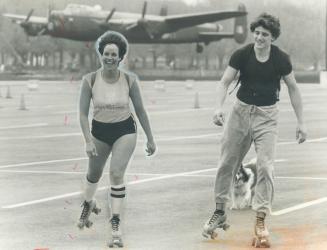 Roller skating craze just wheeling into town