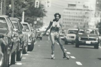 Traffic stopper, Shelby Pilot, 19, says she roller skates 15 miles a day