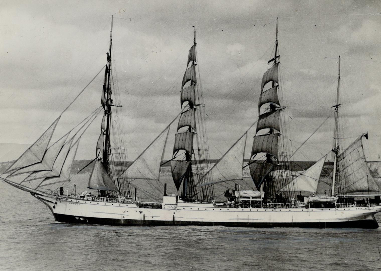 L'Avenir is making her first voyage in the grain race