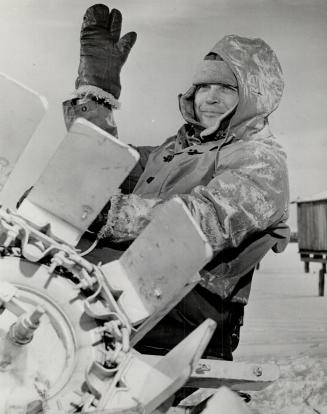 Here's a close-up of the pilot of the jeep well bundled up against the cold as he sits without any protection at the wheel. It is a bit colder than in(...)