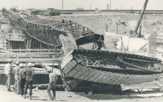 Crane's 200-foot boom topples at SkyDome site