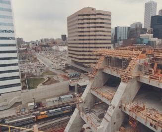 Sports - Stadiums - Canada - Ontario - Toronto - Skydome (Construction) 1988