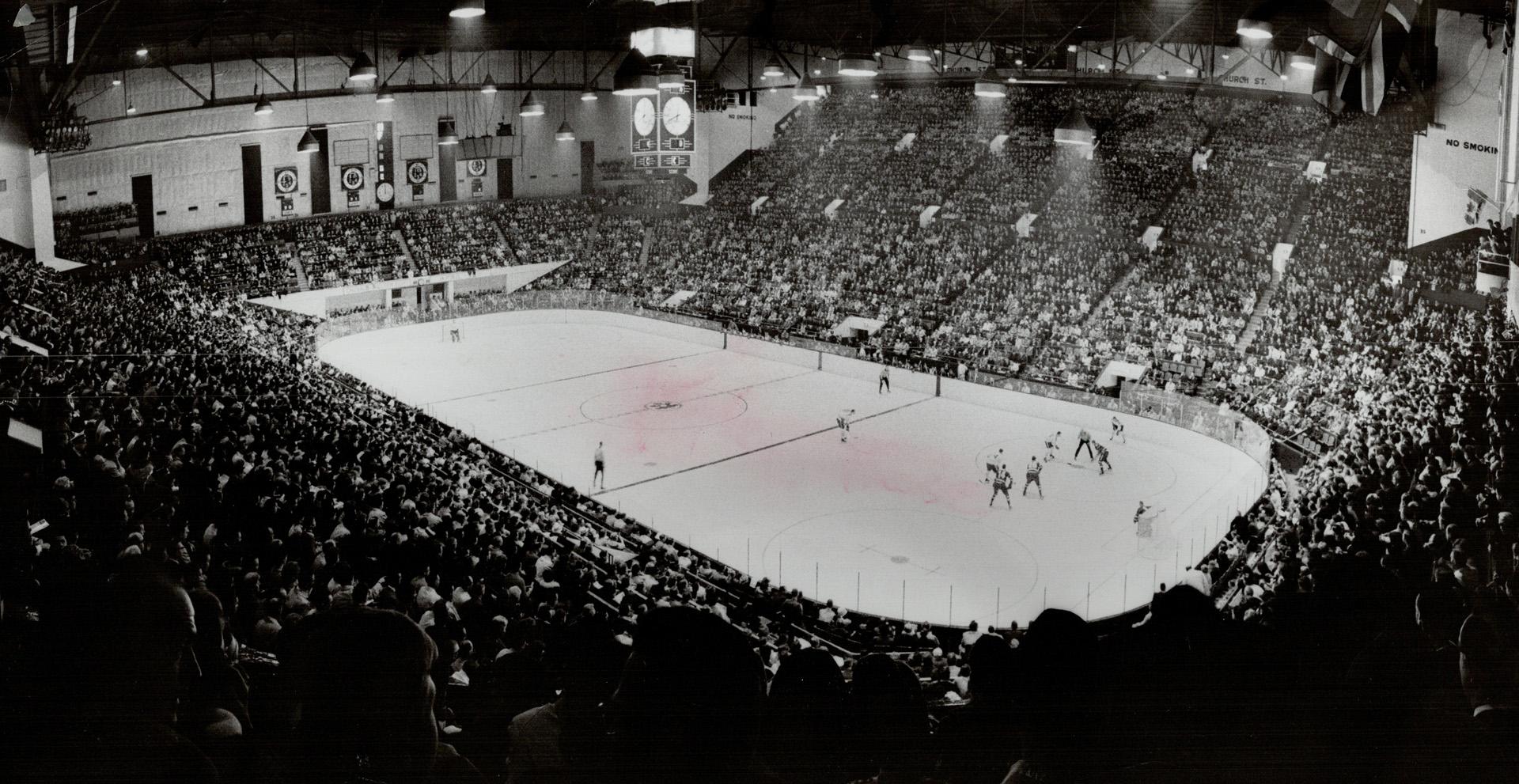Toronto - Maple Leaf Stadium (23,500 1927-1969)