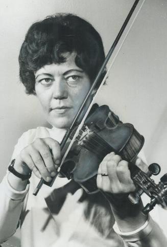 Keeping traditional music alive, eleanor Townsend of Brampton will be teaching a course in folk fiddling - first of its kind in Metro - at Seneca Coll(...)