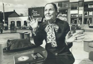 Helen Lawrenson, who set society on its ear in 1936 with an article called Latins are Lousy Lovers, is still sassy, sexy and published at the age of 7(...)