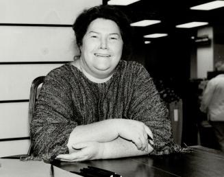 Married for the first time at 46, Australian novelist Colleen McCullough chose a house painter on the South Pacific island where she lives. 'My husban(...)