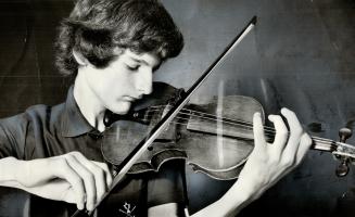 A young violinist with much beauty and strength in his playing, is how Ronald Hambleton describes 15-year-old Victor Schultz, debut solo appearance wi(...)
