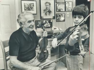 Violin prodigy Barry Shiffman has been taken under the wing of Maurice Solway, 67-year-old star and composer of The Violin, the shot film documentary (...)