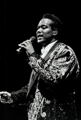 Luther Vandross brought more than a little bit of Las Vegas to 7,000 fans at Maple Leaf Gardens last night, reviewer reports