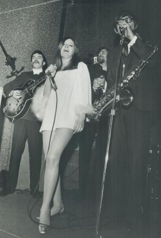 Ginni Grant - Pianist and Vocalist, Andy Cree - Drums, Gary White - Guitar, John Erlendson - Bass