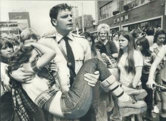 Fans don't show affection for Bay City Rollers by defening innocent bystanders with screams, nor to push, shove and trample other fans out of the way,(...)
