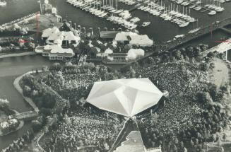 Historic photo from Tuesday, July 26, 1977 - K.C. and the Sunshine Band crowd of 25,000 around the Forum in Ontario Place