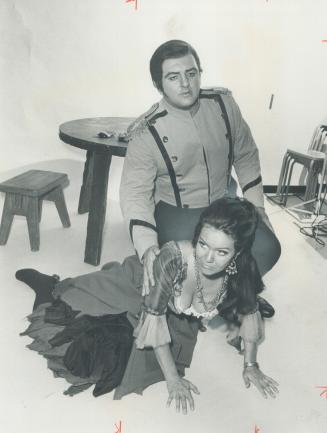 Ruza Baldini as Carmen with unidentified actor as Don Jose