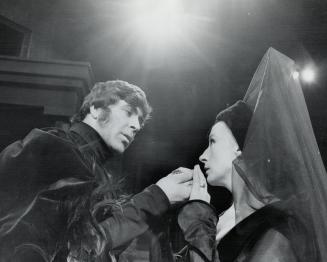 Alan Bates and Zoe Caldwell