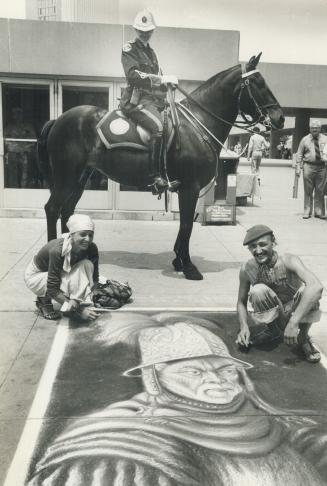 Sidewalk art. Constable Jeff Rogers stops to admire a sketch in pastels of Remberandt's The Man With The Golden Helmet being painted at Queen and Bay (...)
