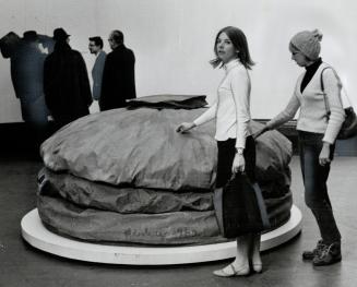 The Giant Hamburger. Being inspected by Mary-Lynn Ogilvie, Mariel Hilkers