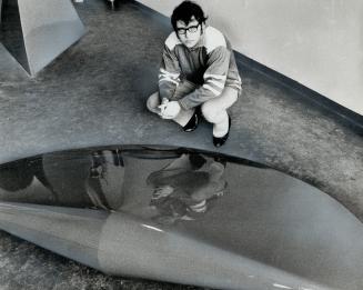 The new open-man exhibition by Royden Rabinowitch at the Lamanna Gallery shows the scultor's fascination with the expressive potential of the cone. Ar(...)