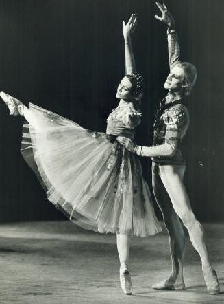 Soviet star Alexander Godounov partners Bolshoi corps dancer