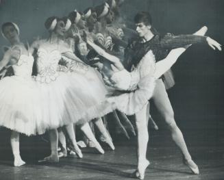 Guest Star Rudolph Nureyev, seen here with Dame Margot Fonteyn, gets lion's share of critic's blame