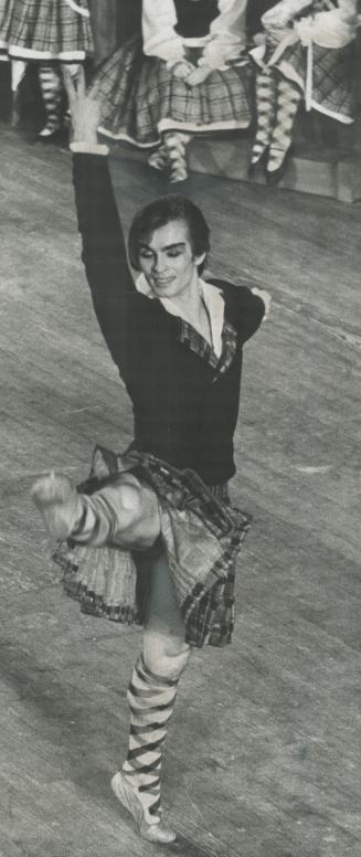 A Russian in the glen. Kilted Russian: Rudolf Nureyev, Soviet ballet dancer who defected to the West, danced a Scottish role in la Sylphide' with the (...)