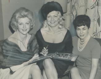 Strippers Faith Gardiner, Jennie Lee and Lili Marlane attend meeting at Prince George hotel of the Exotic Dancers League. Miss Lee is te founder of le(...)