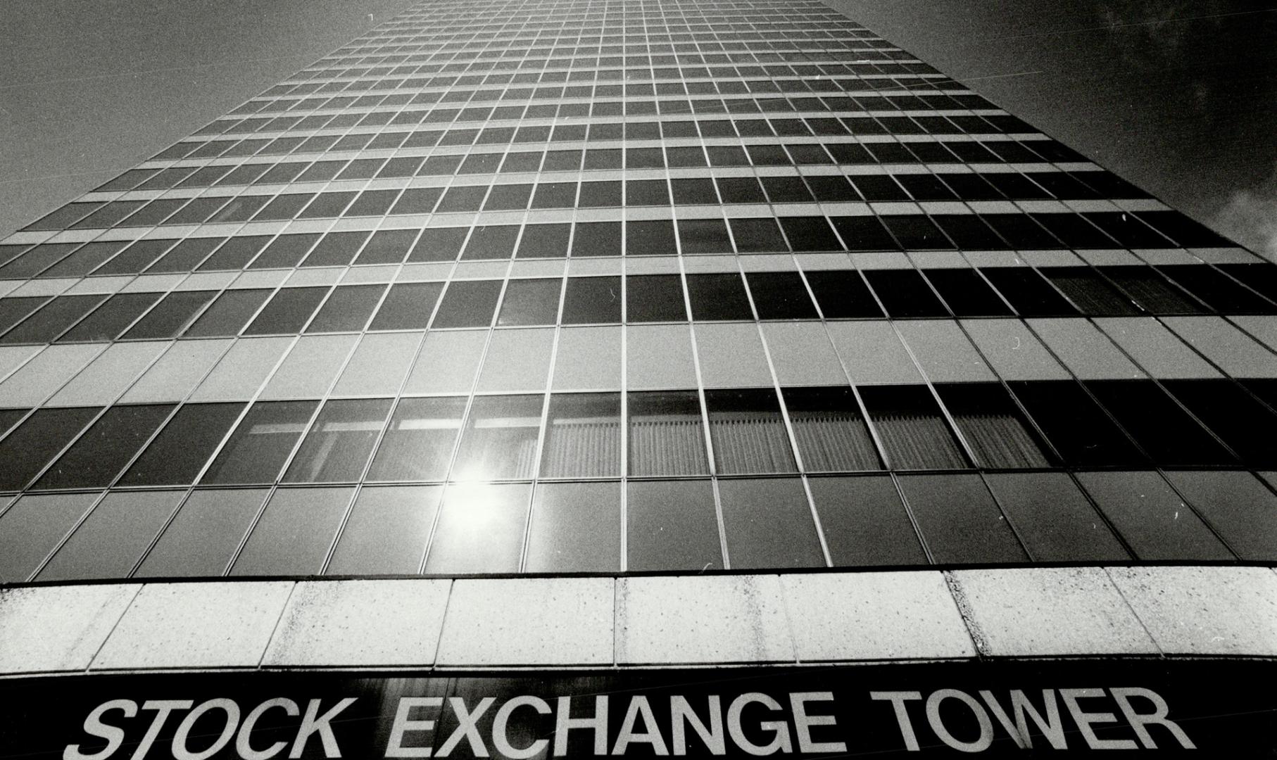 Despite repeated promises that a clean up is on the way, the 75-year-old Vancouver Stock Exchange captured on film by Jeff Goode, is still referred to(...)