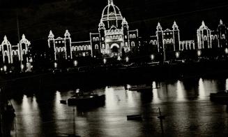 This Striking silhouette is the Parliament Buildings in Victoria, British Columbia's capital, etched in electric light against an evening sky. They ar(...)