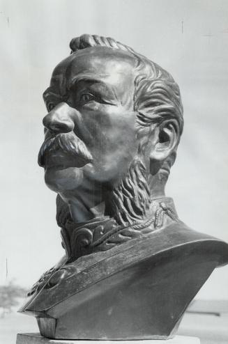 Bronze bust stolen from lakeshore park, A $5,000 bronze bust of Sir Casimir Gzowski has been stolen from a park named for the exiled Polish engineer a(...)