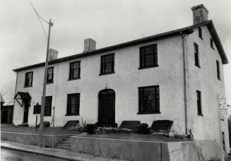 Montgomery's Inn at Dundas St. W. and Islington Ave, is a white elephant two factions have been wrangling over for some time. The Etobicoke Historical(...)