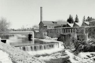 Sideveiw of Fergus Market on Ground River