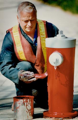 Painting the town Red, Mississauga's fire hydrants have never looked better, thanks to the efforts of Ed Potter of the Region of Peel's water departme(...)